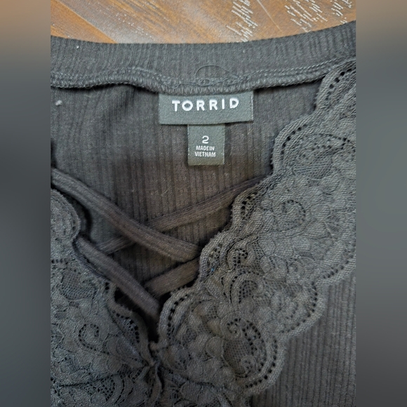 Torrid Womens Black Textured V Neck Lace Tank Top - Picture 5 of 8